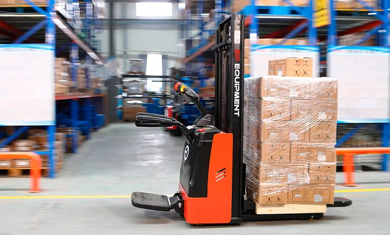 OPERACIÓN DE APILADOR ELÉCTRICO